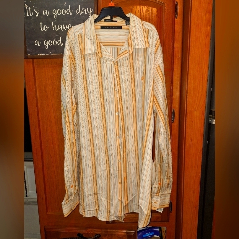 A Sean John men's long sleeve button-down shirt in a size 3XL. EUC